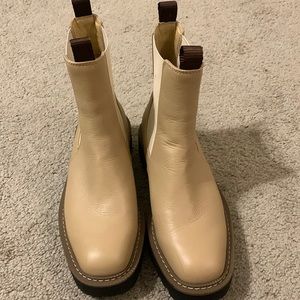 Sam Edelman Laguna Chelsea Boot- size -5.5